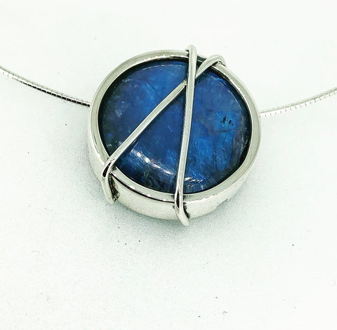 Labradorite Kiss Pendant